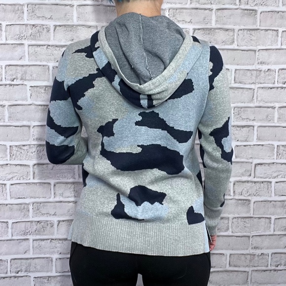 NWOT |•TRIBAL•| Grey & Blue Camo Hooded Sweater Size Small - Picture 4 of 8